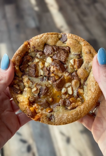 Snickers Cheesecake Cookie